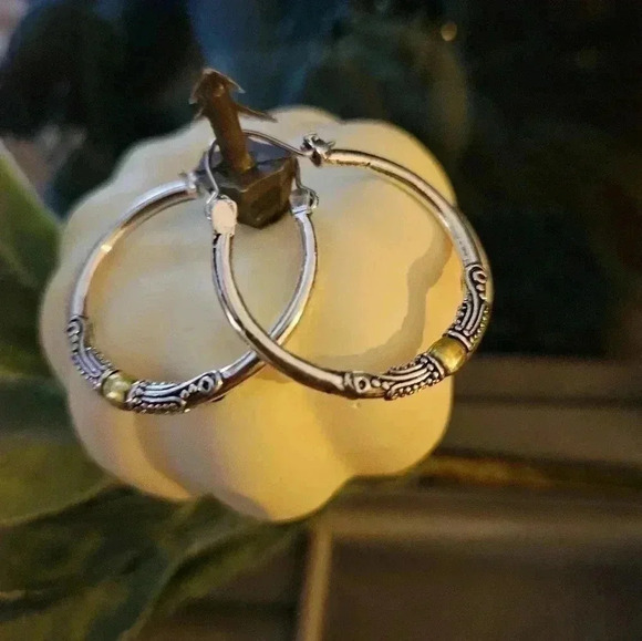 Jewelry - 2 toned hoop earrings with a vintage style pattern.